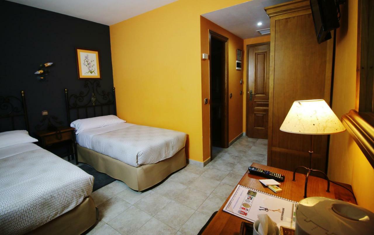 Posada Del Camino Real Torrelaguna エクステリア 写真